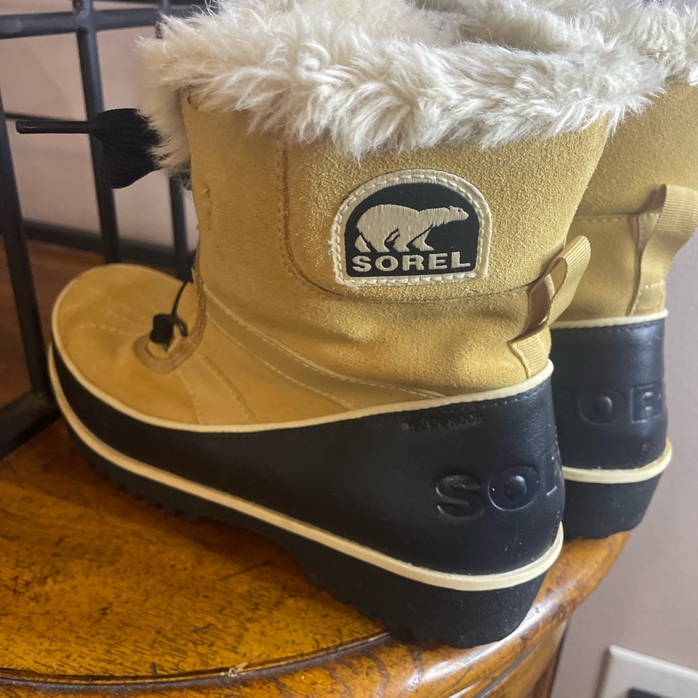 Sorel Women's Faux Fur Lined Footwear
